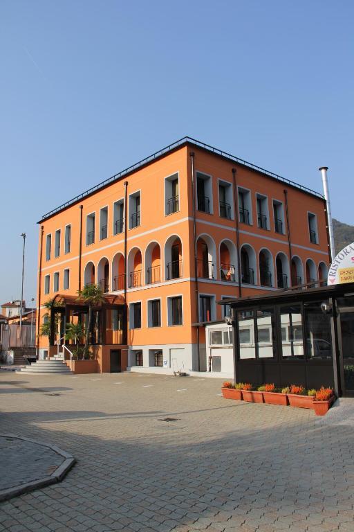 Hotel Socrate Lavena Ponte Tresa Zewnętrze zdjęcie