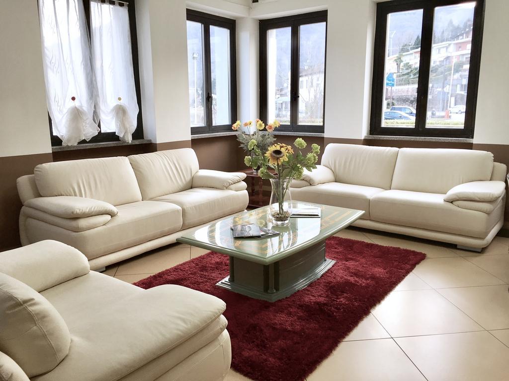 Hotel Socrate Lavena Ponte Tresa Zewnętrze zdjęcie