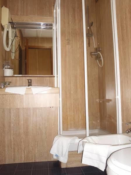 Hotel Socrate Lavena Ponte Tresa Zewnętrze zdjęcie