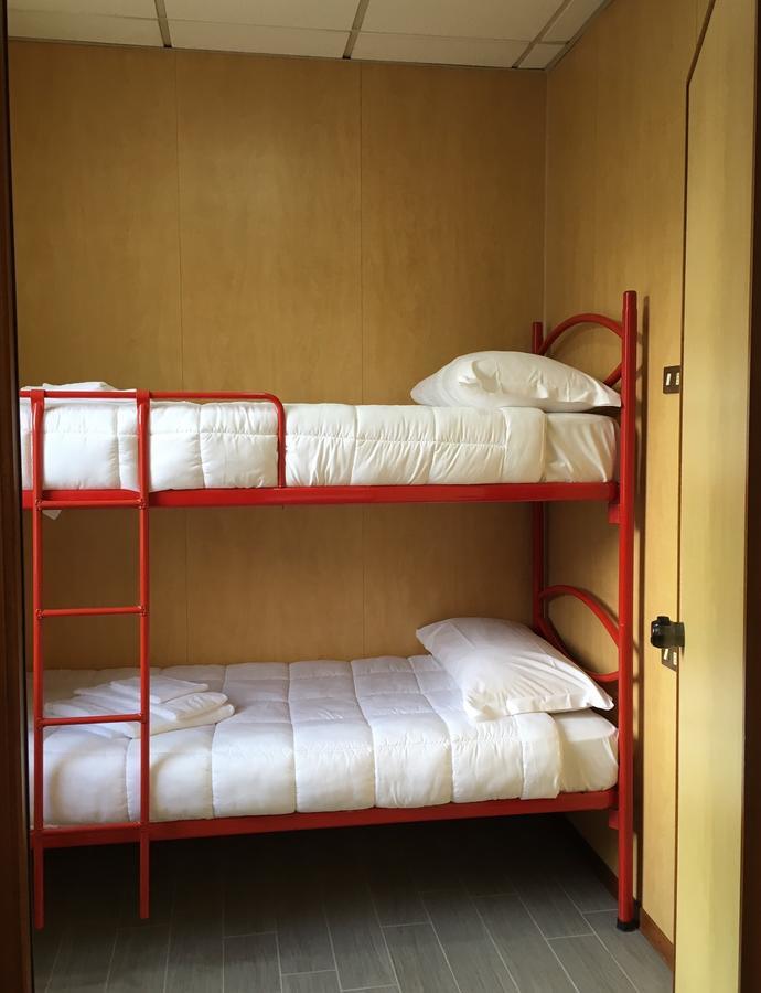 Hotel Socrate Lavena Ponte Tresa Zewnętrze zdjęcie
